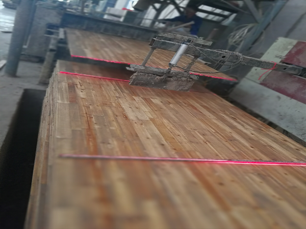 杉木原材料和成品